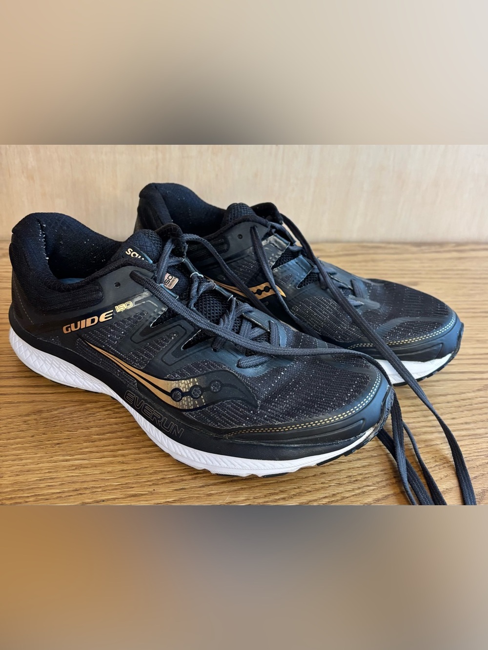 Saucony Guide ISO Women’s 8 Running Shoes Black EVERUN Stability